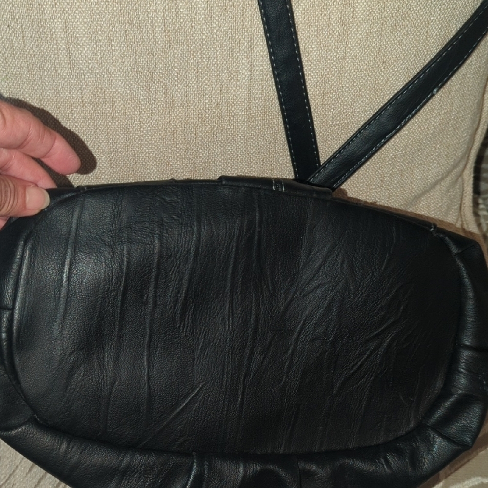 XOXO Stylish Black Shoulder Bag - Picture 6 of 11